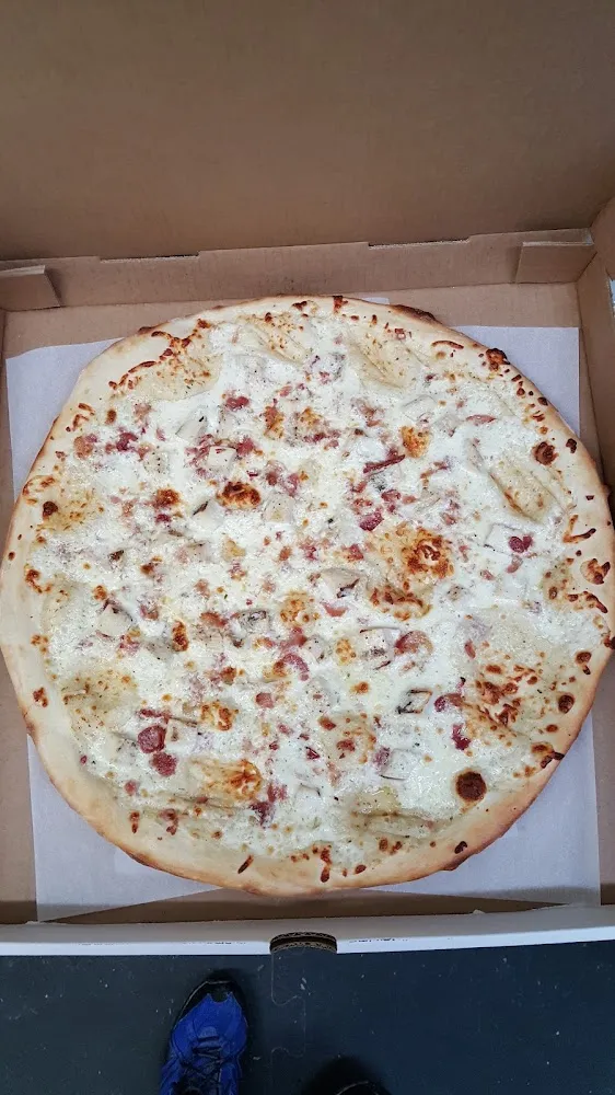 Chicken Bacon Ranch Pizza
